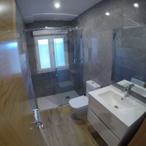 Baños a medida para mejorar el día a día