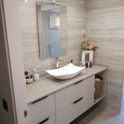 Baños funcionales con diseño personalizado