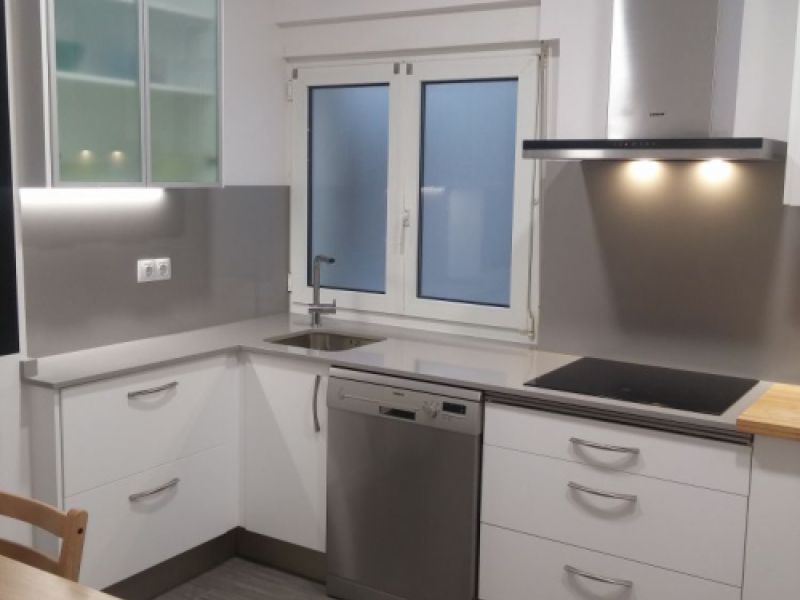 Cocinas prácticas con una distribución eficiente