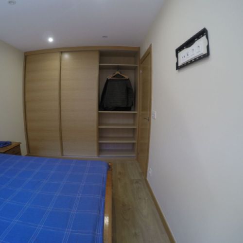Mueble empotrado para optimizar el salón