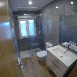 Baños a medida para mejorar el día a día
